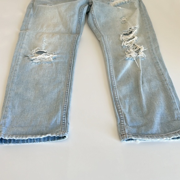 American Eagle Women’s Distressed Jeans - Picture 4 of 10